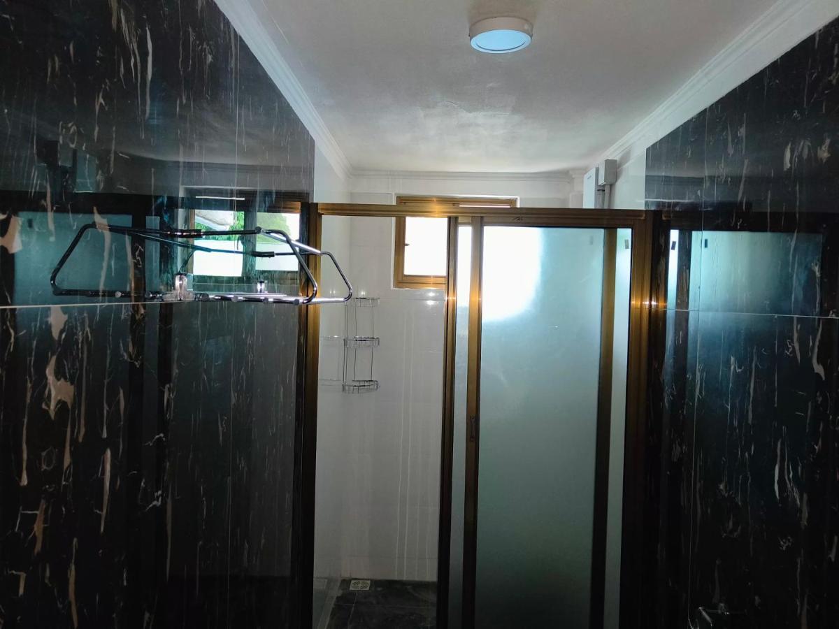 Alpha & Omega Apartment Seychelles Beau Vallon  Bagian luar foto