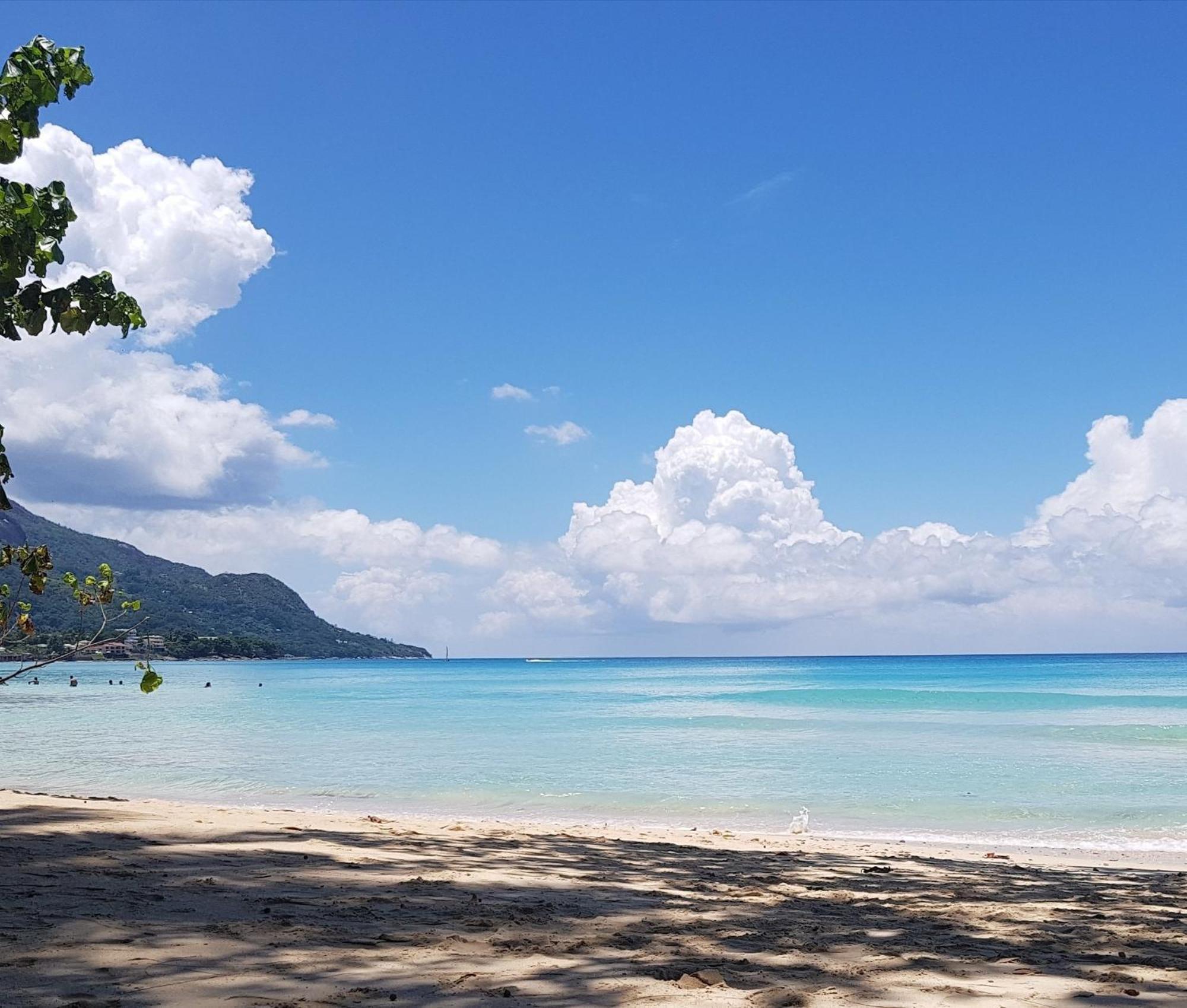 Alpha & Omega Apartment Seychelles Beau Vallon  Bagian luar foto